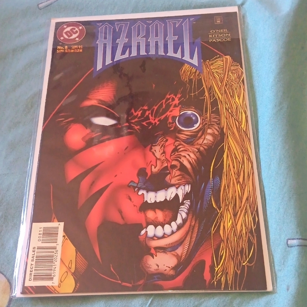 Azrael  7,8 DC comics 🚌